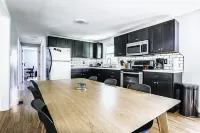 Modern Retreat ★ Minutes from NRG Nat’l Park