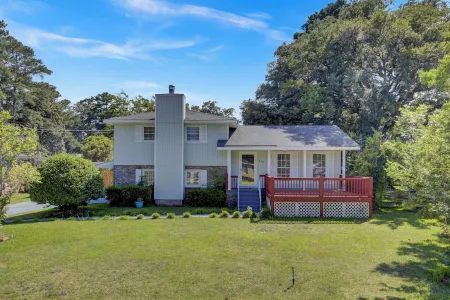 Charleston, near Airport, luxury & cozy house. Отели рядом с достопримечательностью «Middleton Place»