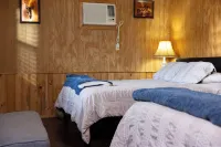 Cozy Lake Cabin - 2 Queen Beds Hotels near Johnson Creek RV Resort & Park