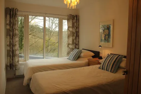 Architect Designed Eco House In A Secluded Littlehaven Private Lane