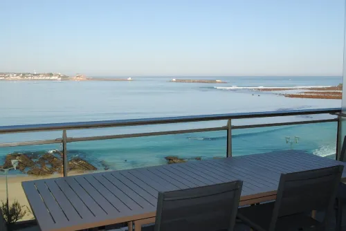 Apartment with terrace and breathtaking views of the bay of St Jean de Luz