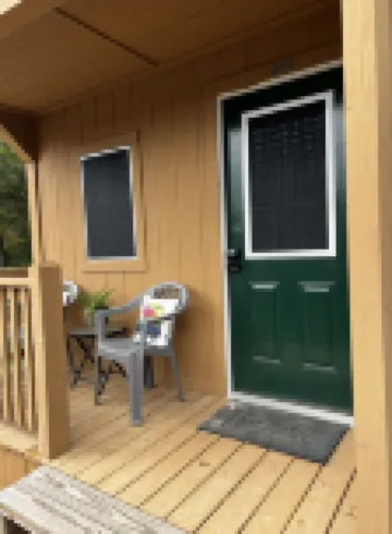 Cozy little cabin in a small town Hotels in Atoka County