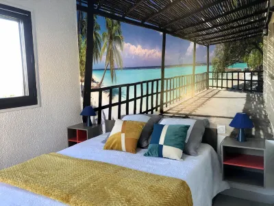 BARCARESA-LA PERLE SEA VIEW WATERFRONT AIR CONDITIONING WIFI Отели рядом с достопримечательностью «Parcours Aventures»