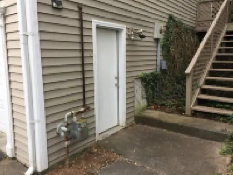 Efficiency Apt between Cornell, SUNY Cortland -Handicap Accessible