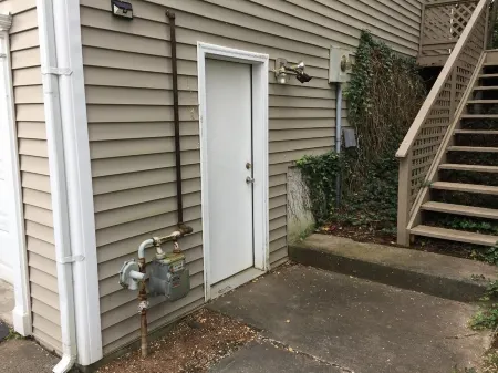 Efficiency Apt between Cornell, SUNY Cortland -Handicap Accessible Отели в г. Драйден