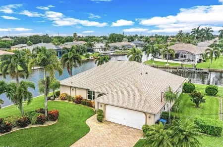 Scenic Waterfront Villa with pool, SPA and dock!