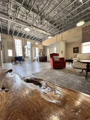 Stylish downtown apartment in Brownwood close to all of the downtown events Hotels in Brownwood