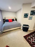 Spacious 1 Bedroom Apt in Alberta / Alameda Neighborhood - 民宿
