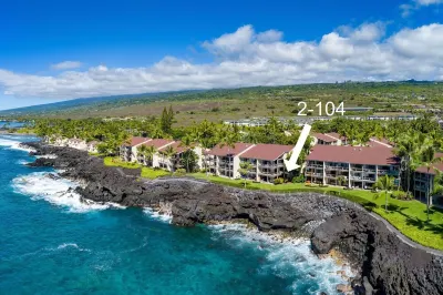 Spectacular Ocean Front, Garden Level, Corner Unit, Stunning Views for 4 in Kona 화이트 샌드 빌리지 주변 호텔