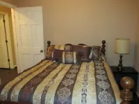 Cayce Charm Minutes to Downtown Columbia