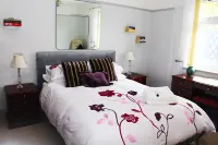 Luxury and private 2 bedroom bungalow with hot tub, prime location in Chester Các khách sạn ở 