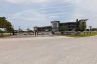 Lake front Condo 2BD/2BA w/ pool, hot tub, fire pit, gas grills, gym, & laundry.