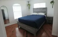 Heated pool home in quiet neighborhood Hotels near Warm Mineral Springs Park