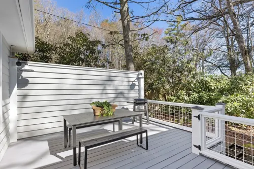 New and Very Spacious Cottage Right Downtown Highlands, NC!