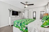 Heated Pool! 3min walk to the beach! Gorgeous Intercoastal Views!