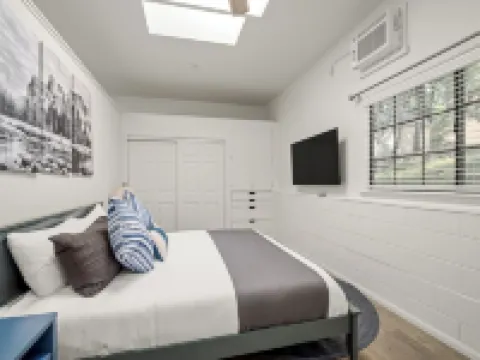 Cozy Mountain Guesthouse w/ Hot Tub & King Bed 1bed :1bth