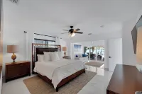 Views-Views-Views!  Intracoastal Waterfront Property Walking distance to Beach