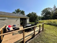 Newly renovated 2-bedroom cottage conveniently located with all the amenities!