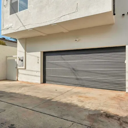 Luxury Villa in Belmont Shores 4 Bedrooms 3 Bath