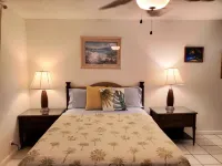 Steps to Best Beaches.Renovated! Best Value in Paradise! Free Wifi,Long Distance