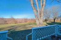 Poconos Mountain View Cottage Near Skiing, Hiking   NO CLEANING FEE!