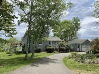 Beautiful house on the Harpswell Peninsula over looking Casco Bay