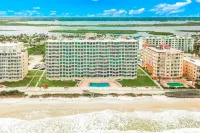 Aug - OCT Sale! Stunning Oceanfront King Ste 2Bd2BA Pool NoDrive Beach ShoreClub