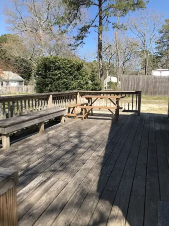 Quiet neighborhood, great for kids, 4 miles from Corporation beach! Отели в г. Деннис