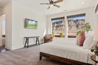 Large 9 Bedroom Home w/Private Pool, Indoor Sports Court & Arcade Room