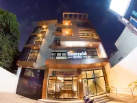 Emerald Suites CDO โรงแรมในคากายันเดโอโร