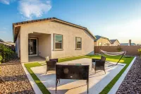 Modern Elevated Retreat: 3-bedroom New build home in Maricopa