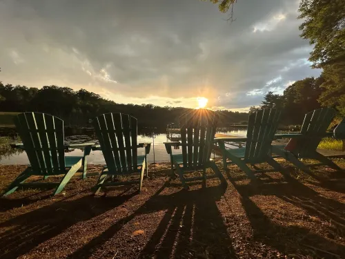 Private Lake, Sandy Beach and Fire Pit with Free Wood!