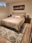 Your Fall Getaway Awaits!  Family Friendly, Modern, Beautiful Views of the Lake.