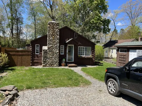 Amazing lake house with everything you need! Hotel a Windham County