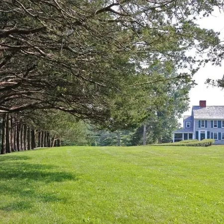 Adorable cottage on Cape Cod's  historic Rt 6A