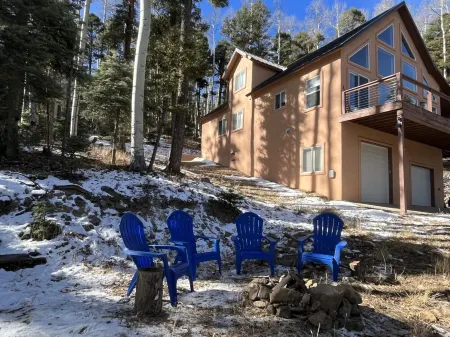 Chalet Nestled on 2 Mountainside acres!  4 Bedrooms/3 baths & Pet Friendly!