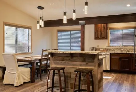 Modern house close to lake and ski Отели в г. Тахо Виста