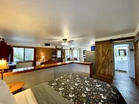 Oak Suite - Sierra Mountain Lodge