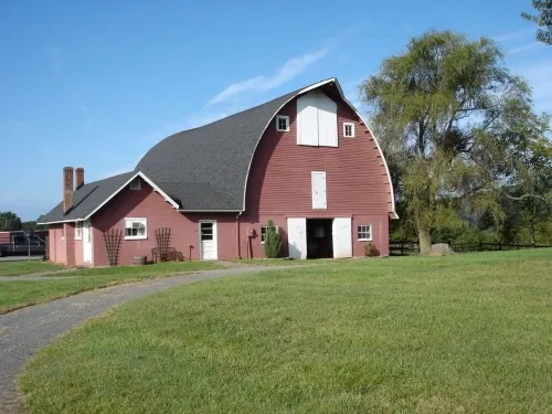 Servants' Cottage on 600 Acre Working Horse/Cattle Estate Hotels in Orange County
