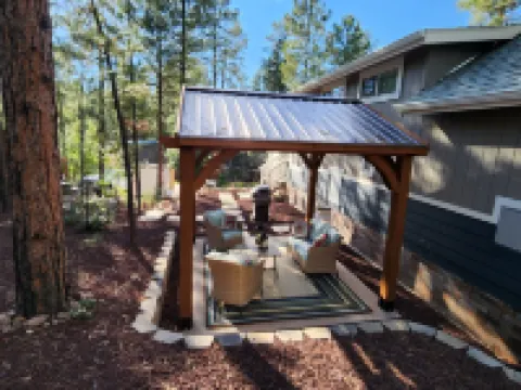 Luxurious Tiny Cottage-Relax-Hike-Fish-Eat!!