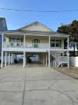 4 Br, 3 Bath Cherry Grove Retreat Near CG Pier, Private Pool, 1 Block to Beach