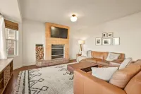 Beautifully decorated family friendly home centrally located in Colorado Springs