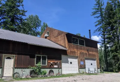 Welcome to The Ponderosa! Hotels near Montana Vortex and House of Mystery