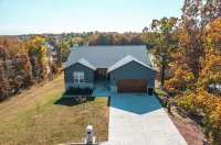 Spacious 4-bedroom house in prime Saint Robert location with modern amenities