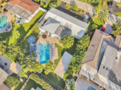 Resort Villa 6BR Heated Pool Beach Volleyball Game Room Mini Golf Hotels in Lighthouse Point