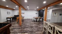 8 Bedroom, 4 Bath, 15 Beds, 4K square feet of space