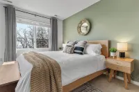 Designer Home w/ Incredible Views, Sleeps 16