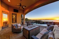 Lakeview Luxury: Pool, Spa, Fire Pit + 7Br Villa