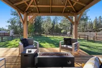 Swan Rd Getaway w/Hot Tub - Near Mt. Bachelor