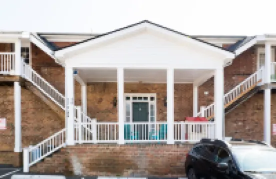 Spacious 3 Bedroom  2 Full Bathroom  Newly Renovated Apartment